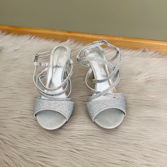 De Blossom Silver Rhinestone Heels Size 7.5 - Picture 6 of 12
